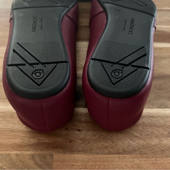 New in box Xero brand women’s flats in a raspberry color Size 9.5 - Picture 5 of 10